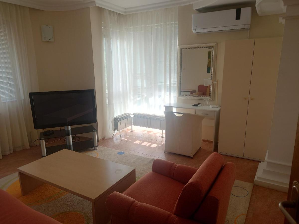 Hotel Zora 维丁 外观 照片